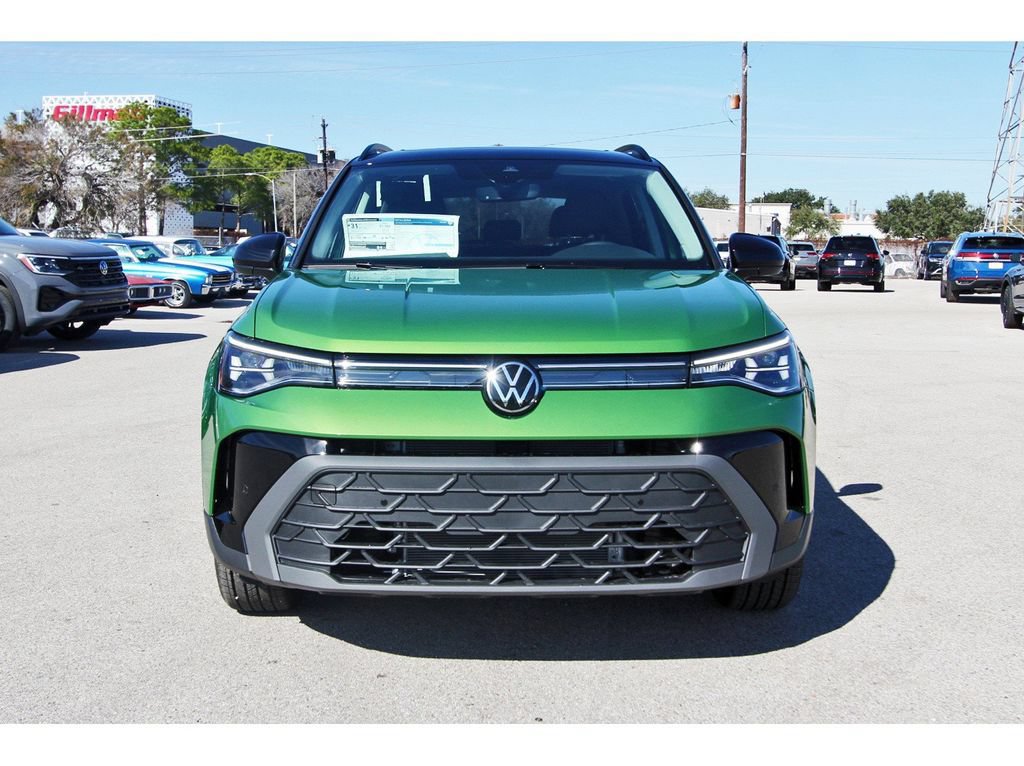 Certified 2025 Volkswagen Taos SE FWD image 2