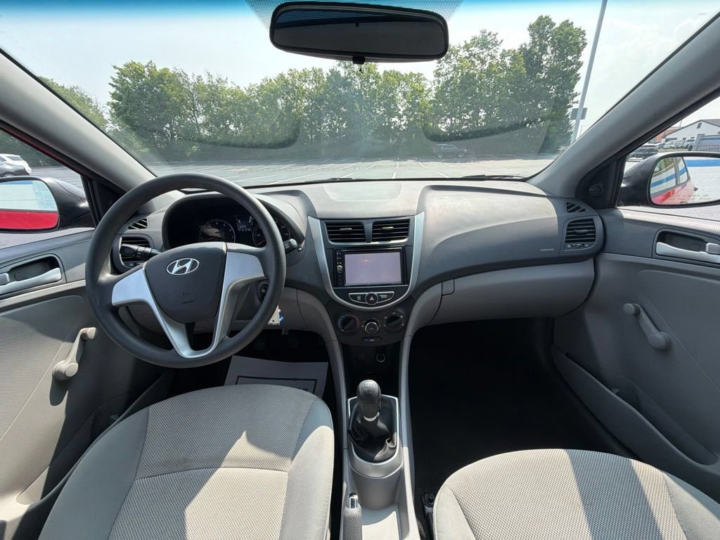 Used 2012 Hyundai Accent GLS FWD image 11