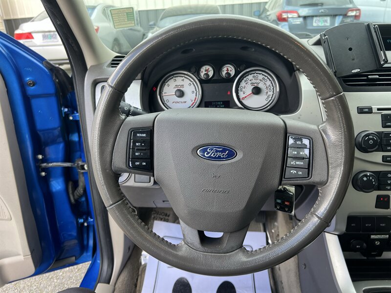 Used 2011 Ford Focus SEL w/ 301A Rapid Spec Order Code image 18