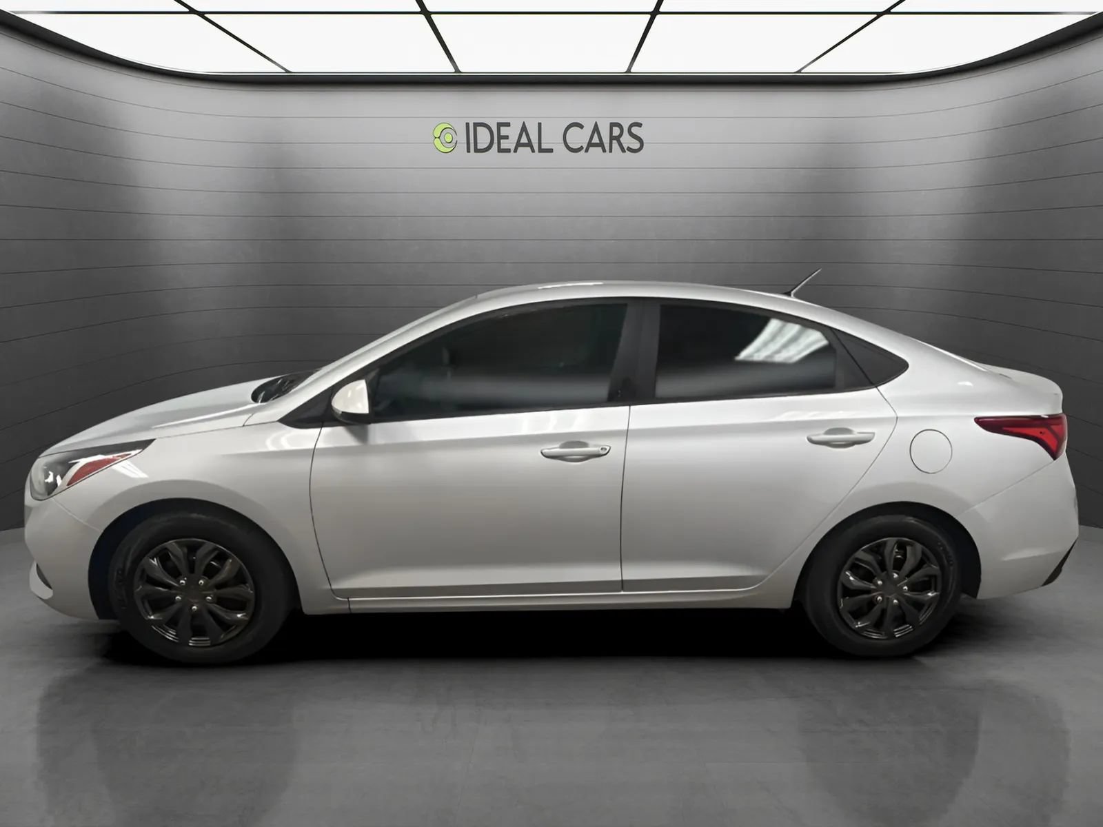 Used 2020 Hyundai Accent SE w/ Cargo Package FWD image 8