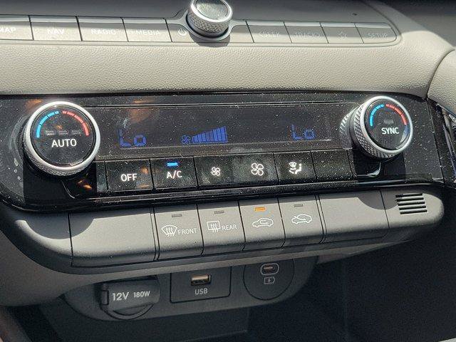 Used 2024 Hyundai Elantra Blue FWD image 30