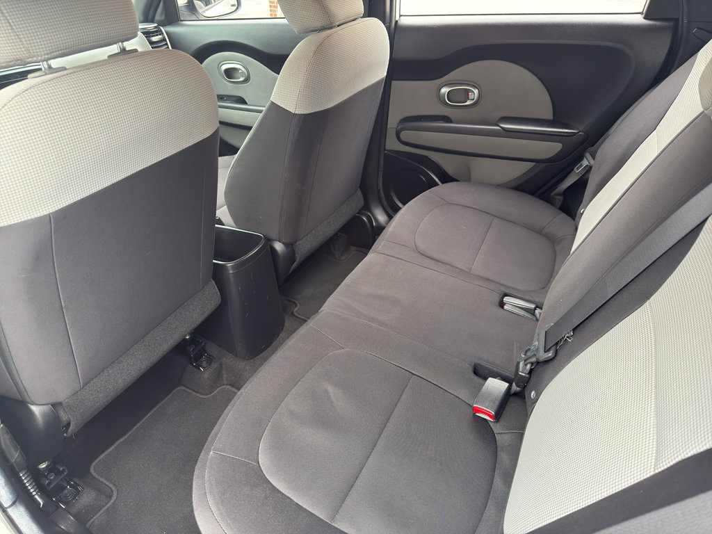 Used 2015 Kia Soul FWD image 21
