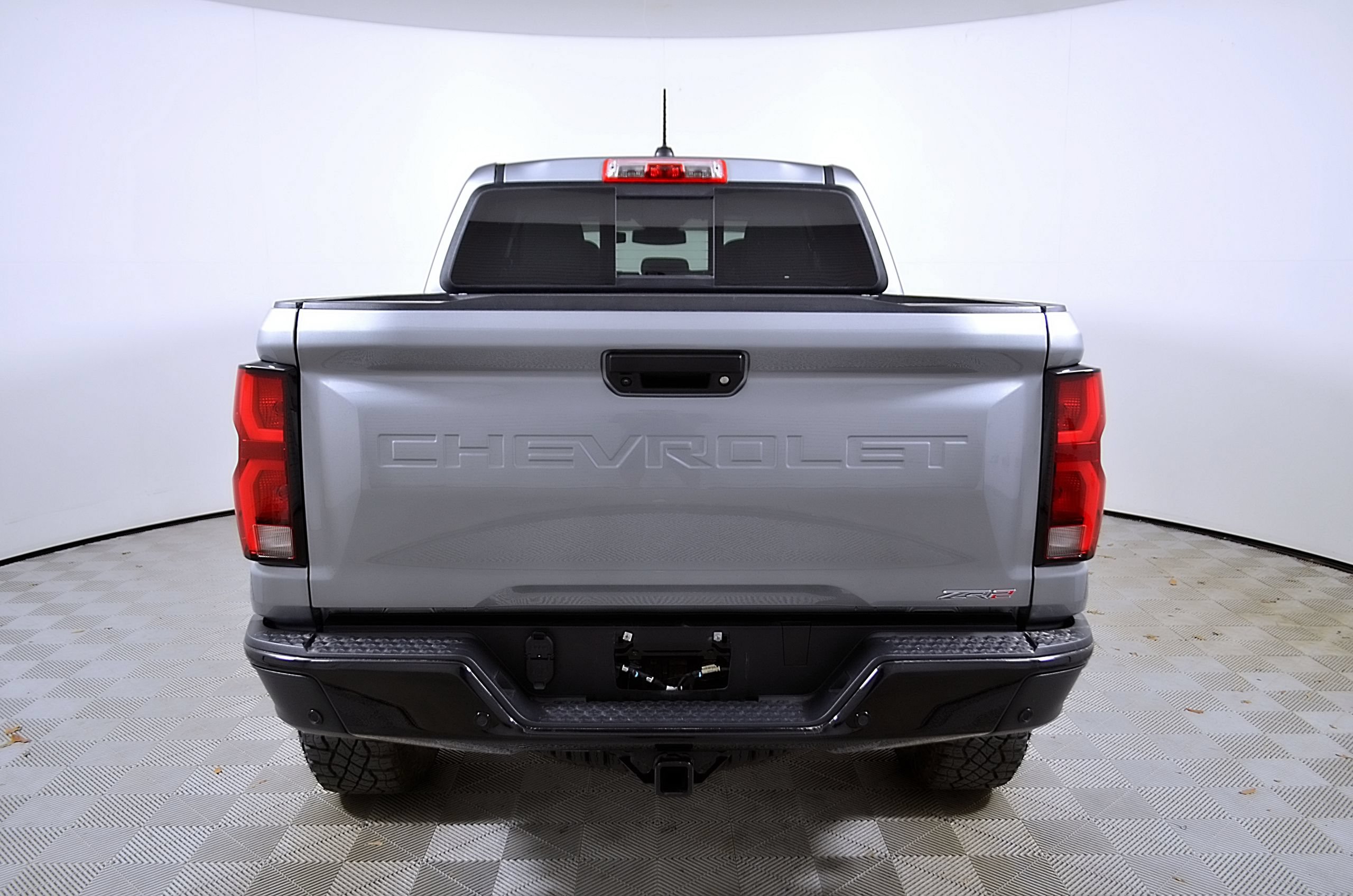 Used 2025 Chevrolet Colorado ZR2 w/ Technology Package AWD/4WD image 8