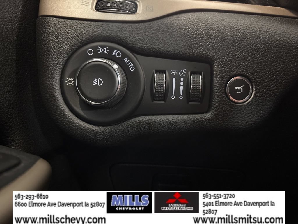 Used 2018 Jeep Cherokee Limited AWD/4WD image 24