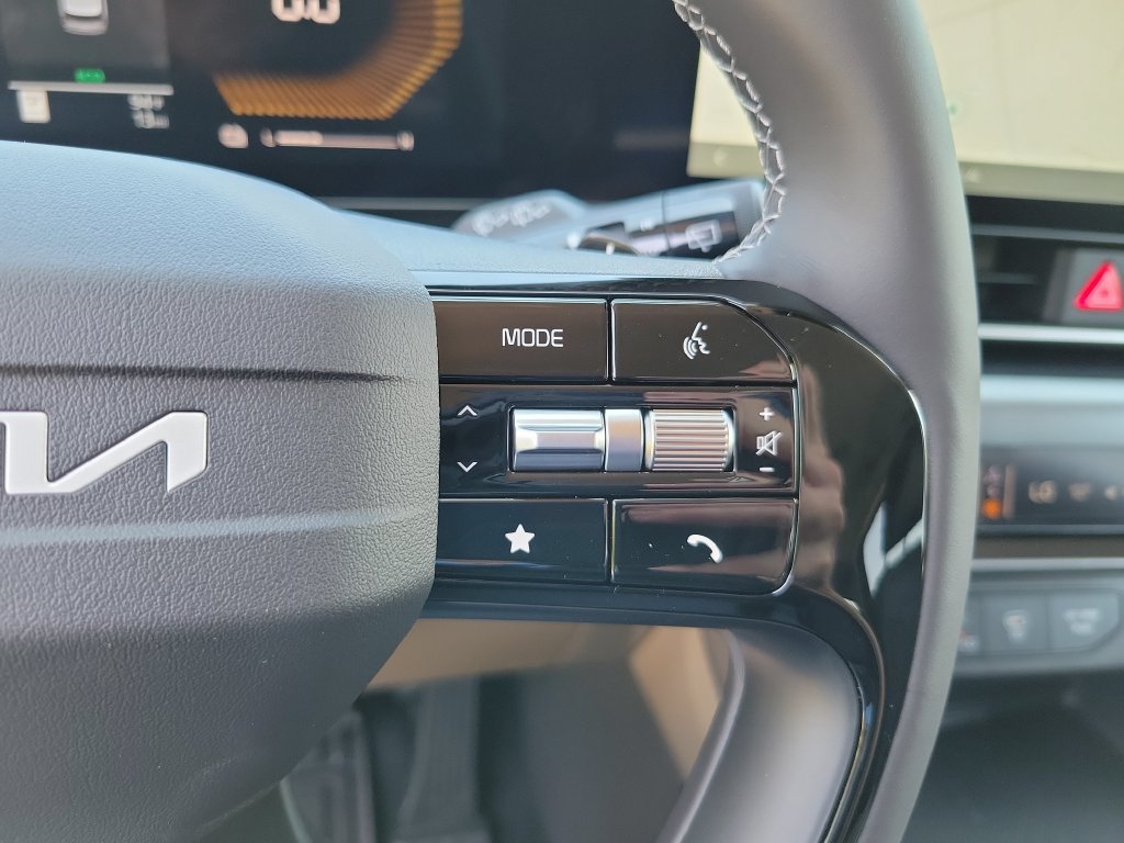 New 2027 Kia Carnival LXS FWD image 25