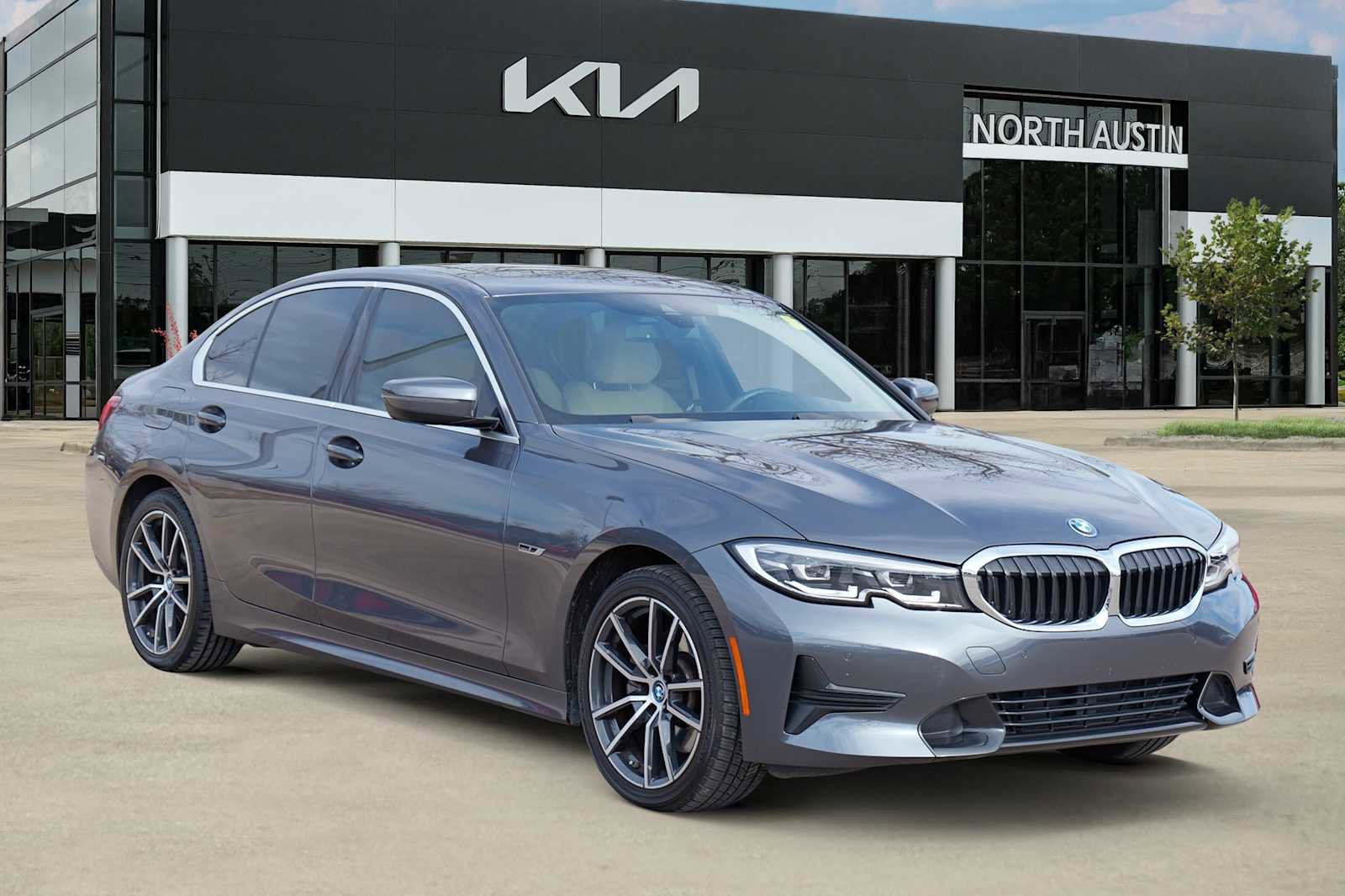 Used 2022 BMW 330e w/ Driving Assistance Package image 8