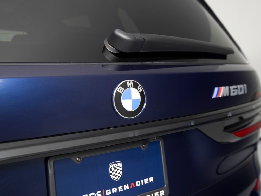 Used 2025 BMW X7 M60i AWD/4WD image 43