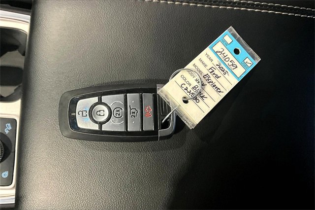 Used 2023 Ford Explorer XLT image 37