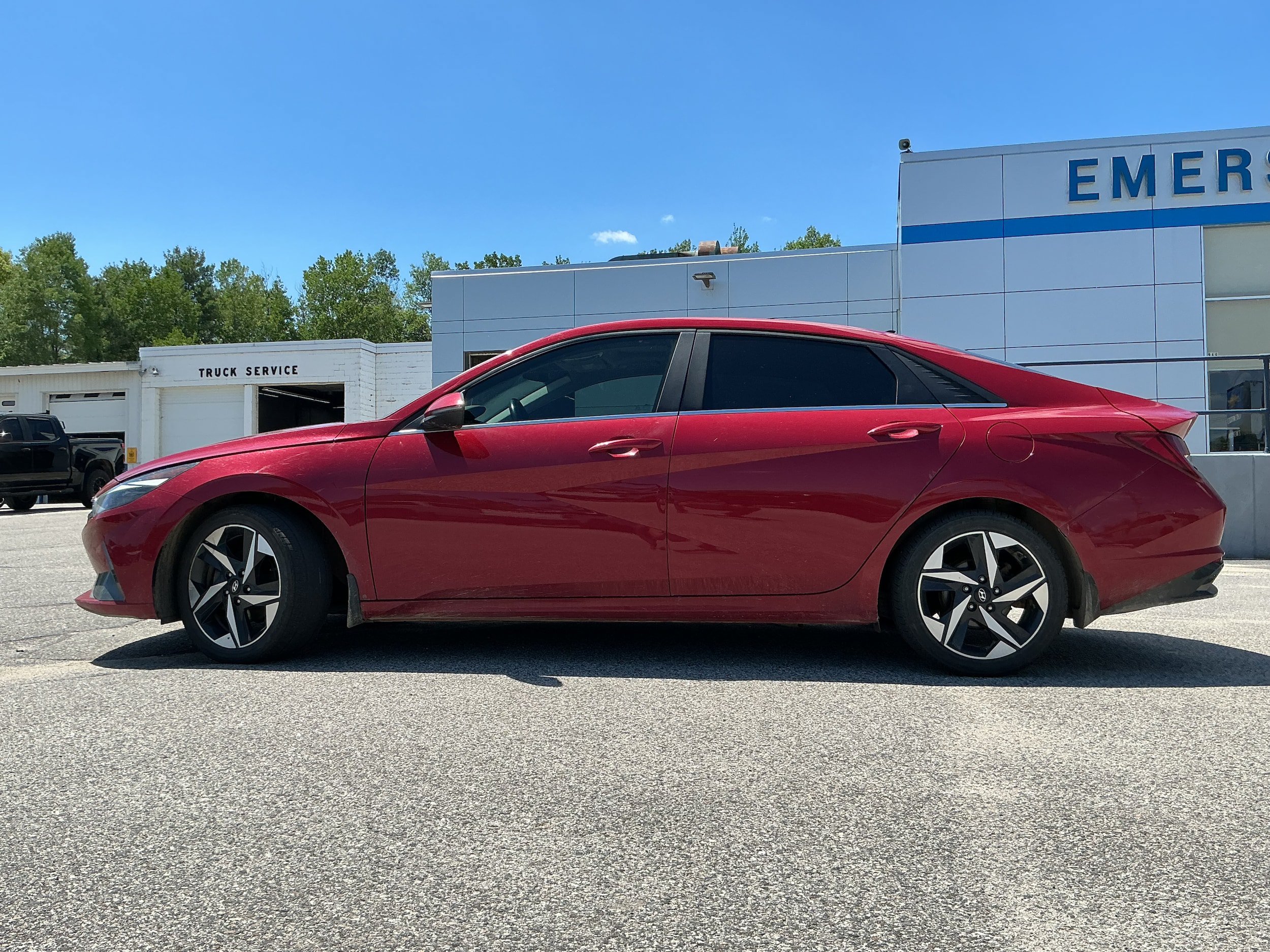 Used 2023 Hyundai Elantra Limited FWD image 5