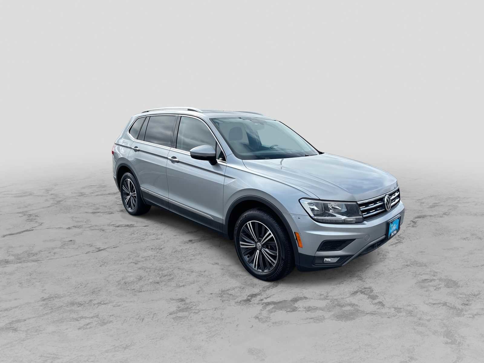 Used 2019 Volkswagen Tiguan SEL AWD/4WD image 2