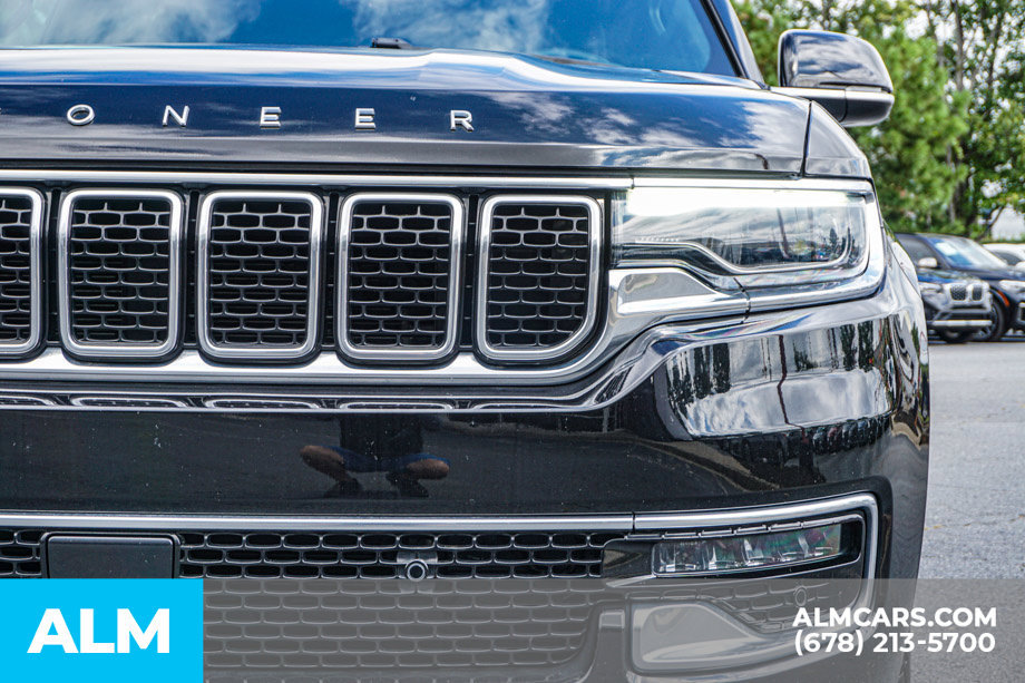 Used 2023 Jeep Wagoneer L Series II AWD/4WD image 11