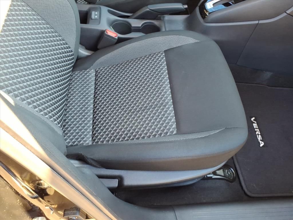 Used 2020 Nissan Versa S image 17