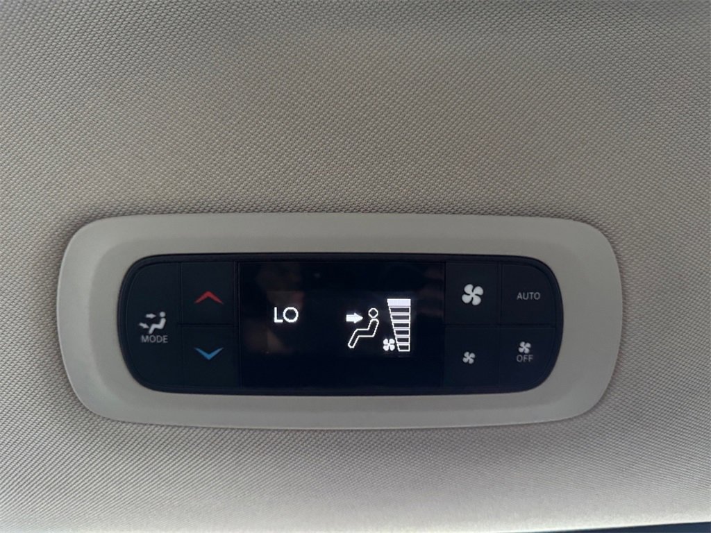 Used 2022 Chrysler Pacifica Touring-L image 31