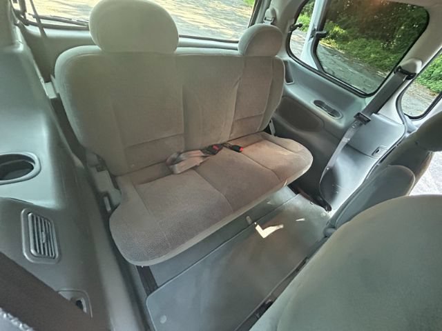 Used 2001 Nissan Quest SE FWD image 26