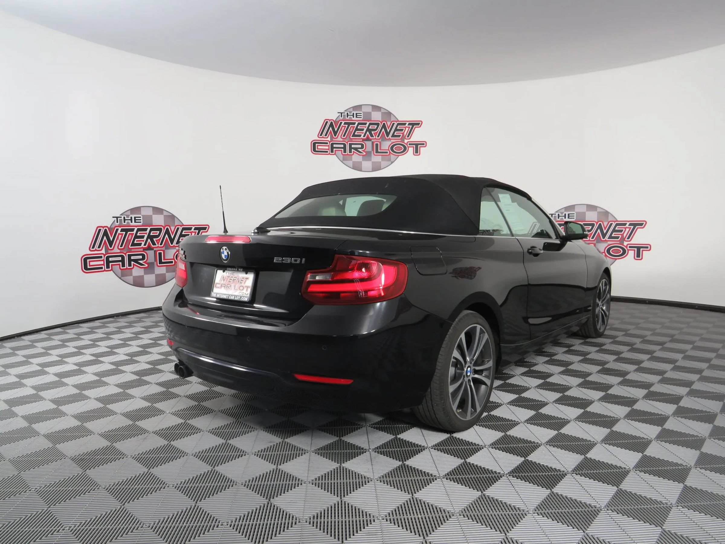 Used 2017 BMW 230i Convertible RWD image 5