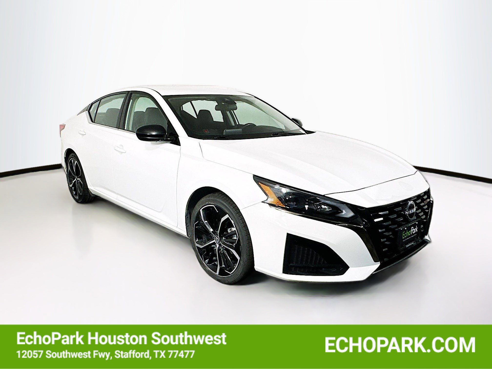 Used 2024 Nissan Altima 2.5 SR image 1