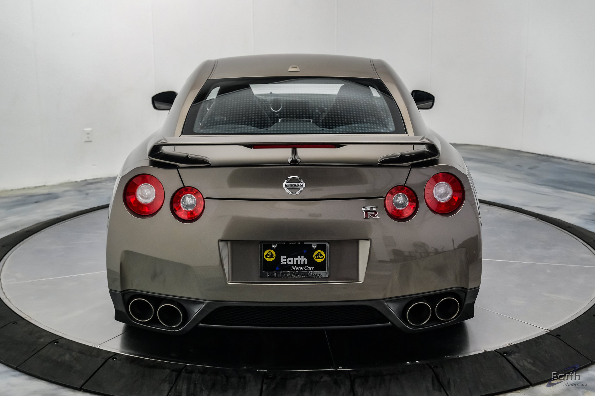 Used 2009 Nissan GT-R Premium AWD/4WD image 17
