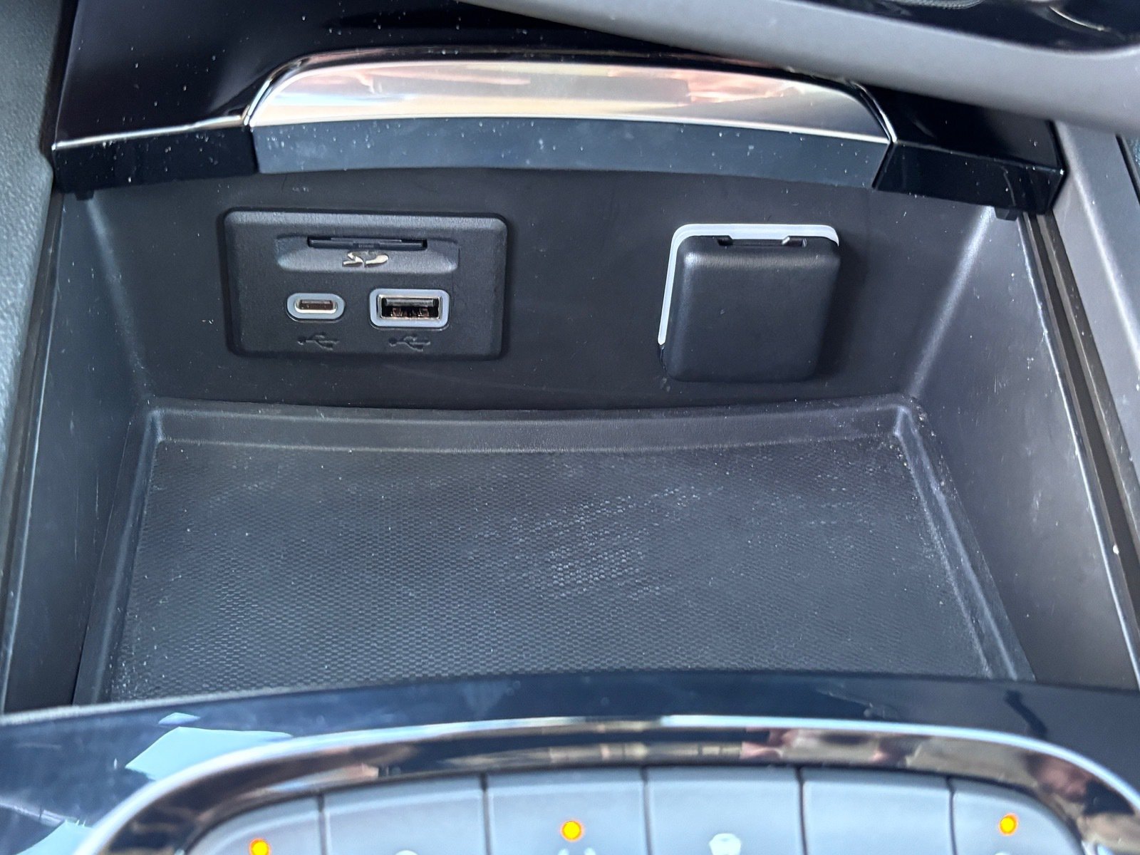 Used 2021 Buick Envision Essence w/ Technology Package I AWD/4WD image 30