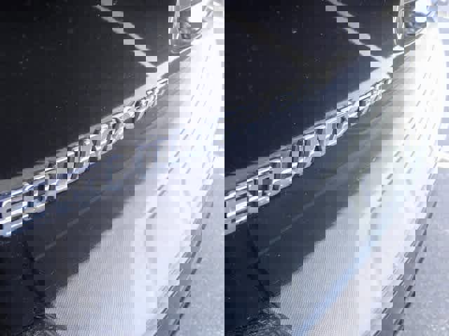 Used 2017 Chevrolet Equinox LT image 18