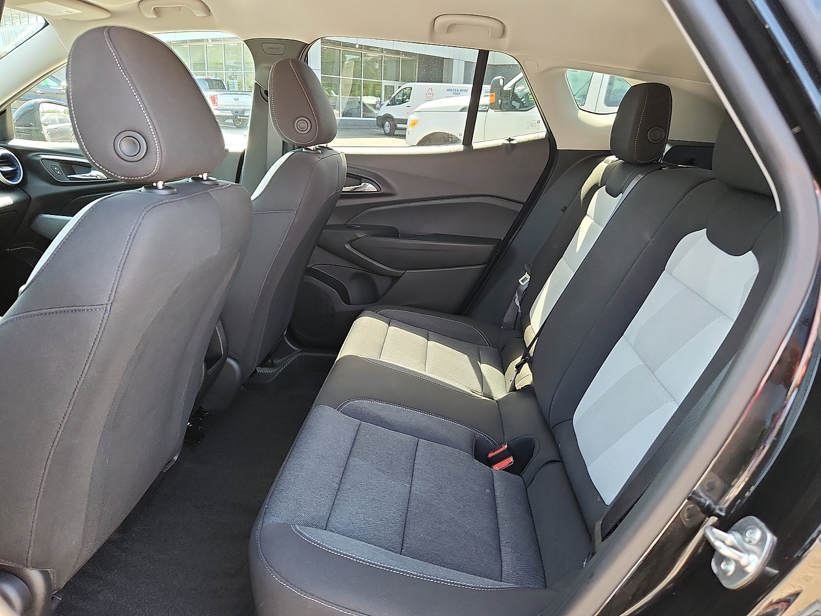 Used 2025 Chevrolet Trax LS w/ LS Convenience Package FWD image 10