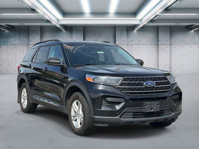 Used 2023 Ford Explorer XLT AWD/4WD image 2