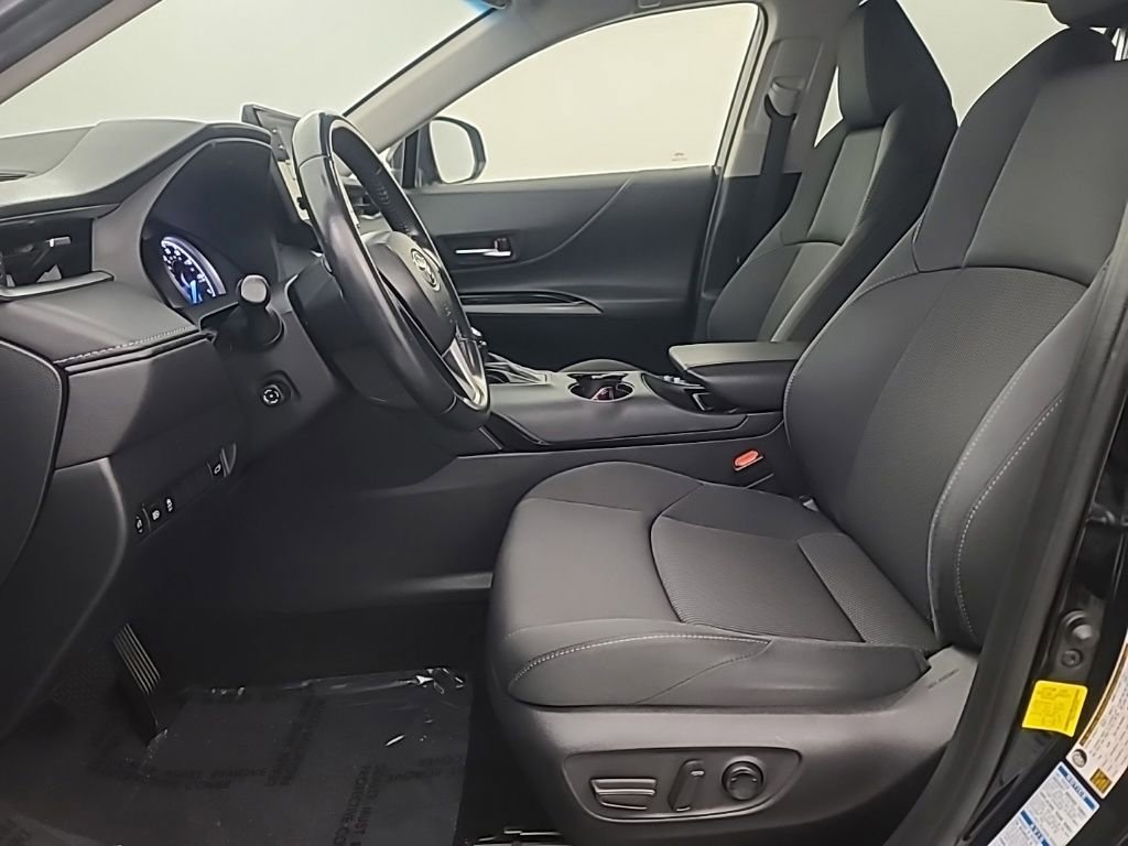 Used 2021 Toyota Venza LE AWD/4WD image 22