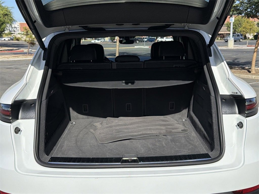 Used 2020 Porsche Cayenne image 26