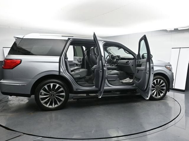 Used 2021 Lincoln Navigator Reserve AWD/4WD image 38
