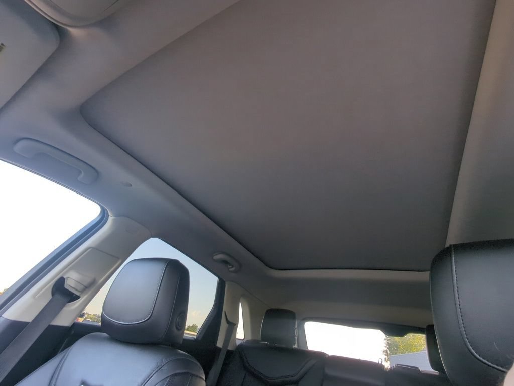 Used 2018 Cadillac XT5 Luxury AWD/4WD image 12