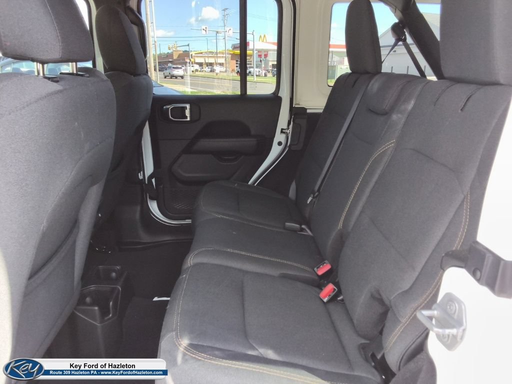 Used 2025 Jeep Wrangler Unlimited Sahara AWD/4WD image 16
