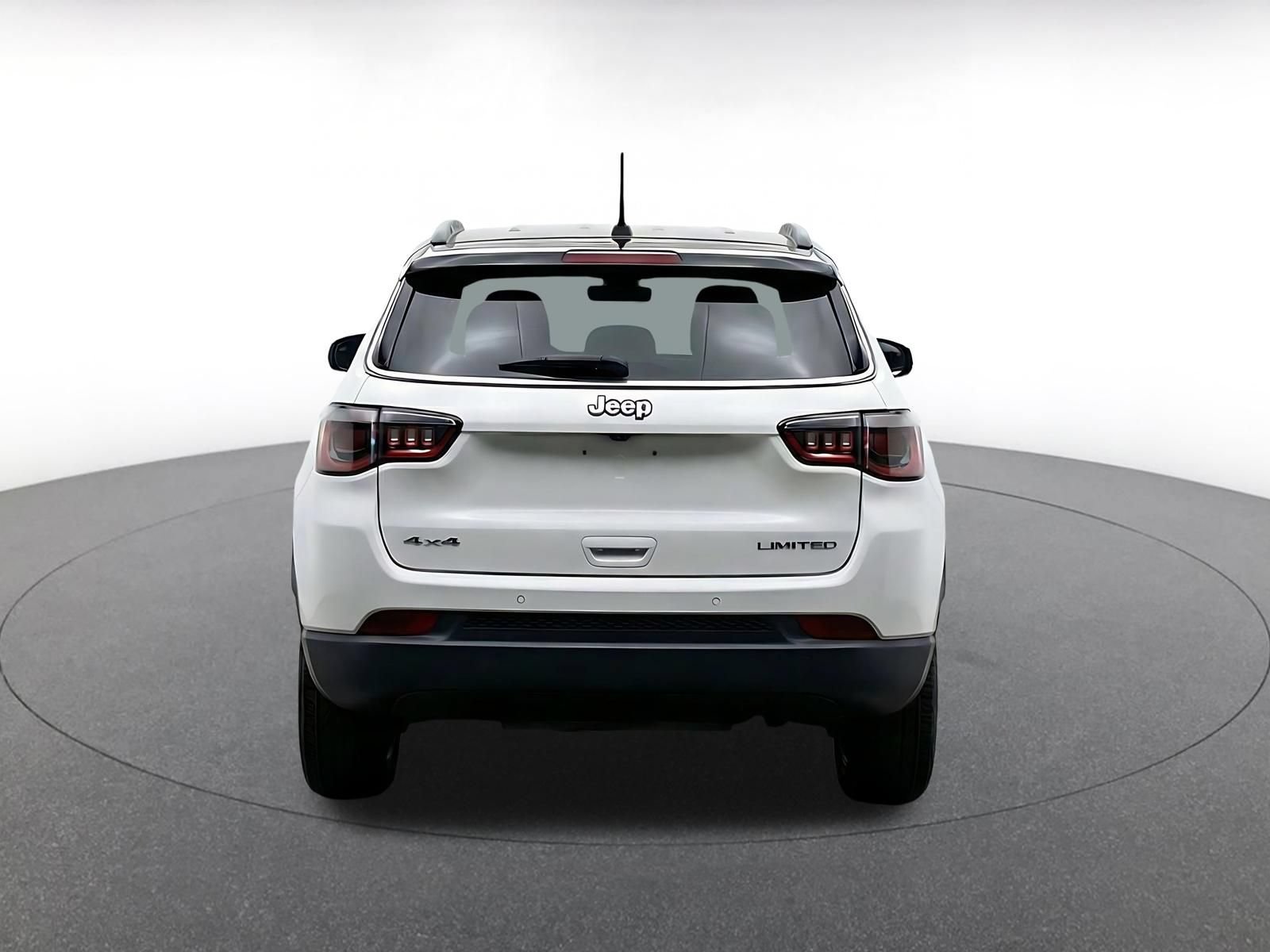 Used 2025 Jeep Compass Limited AWD/4WD image 8