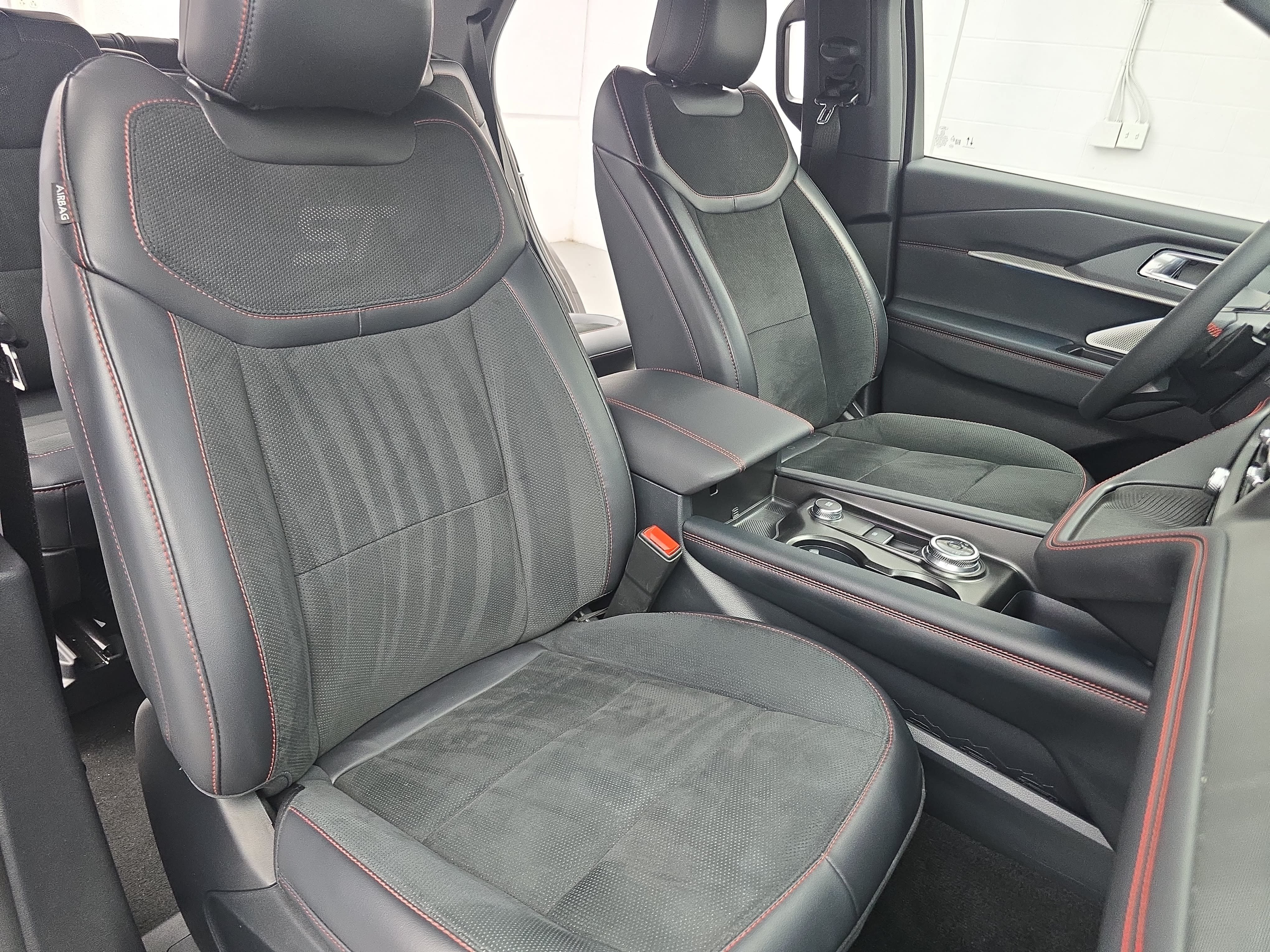Used 2026 Ford Explorer ST w/ Sun And Sound Package AWD/4WD image 10