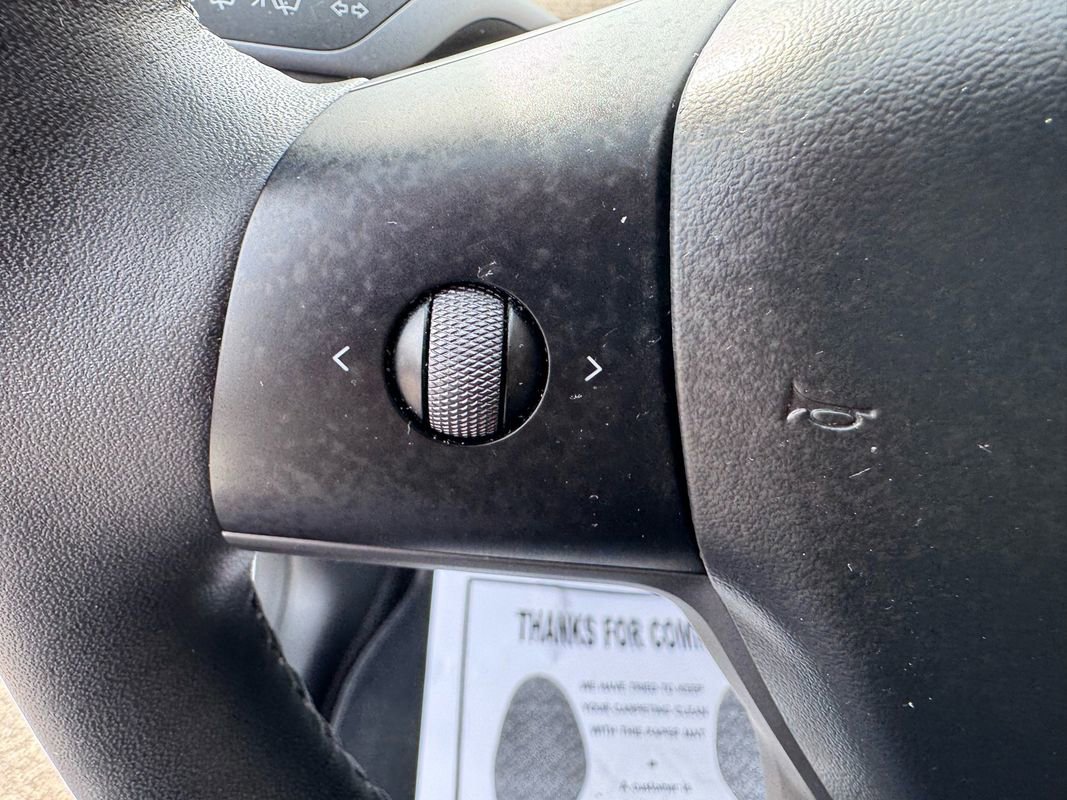 Used 2024 Tesla Model Y 2WD image 16