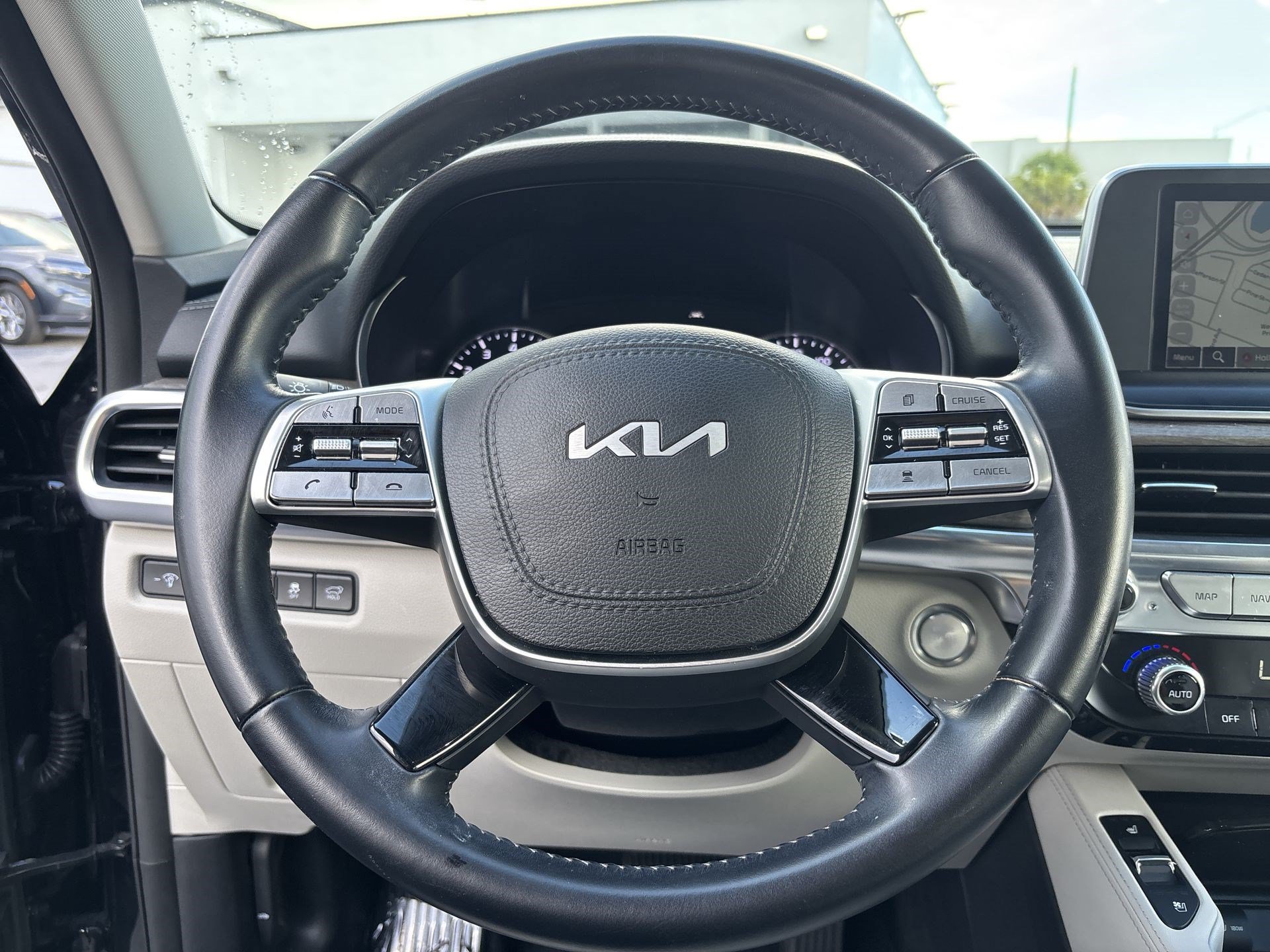 Used 2022 Kia Telluride EX w/ EX Premium Package FWD image 11