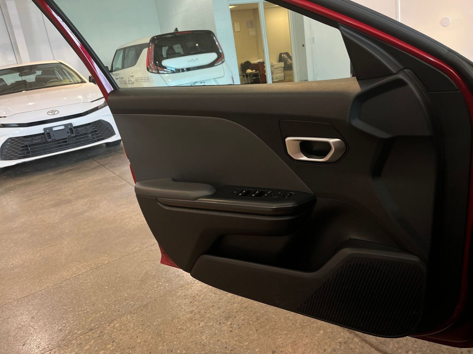 Used 2025 Kia K4 LXS image 18