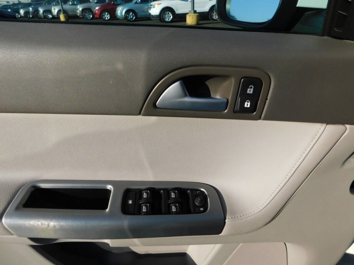 Used 2009 Volvo V50 2.4i image 16