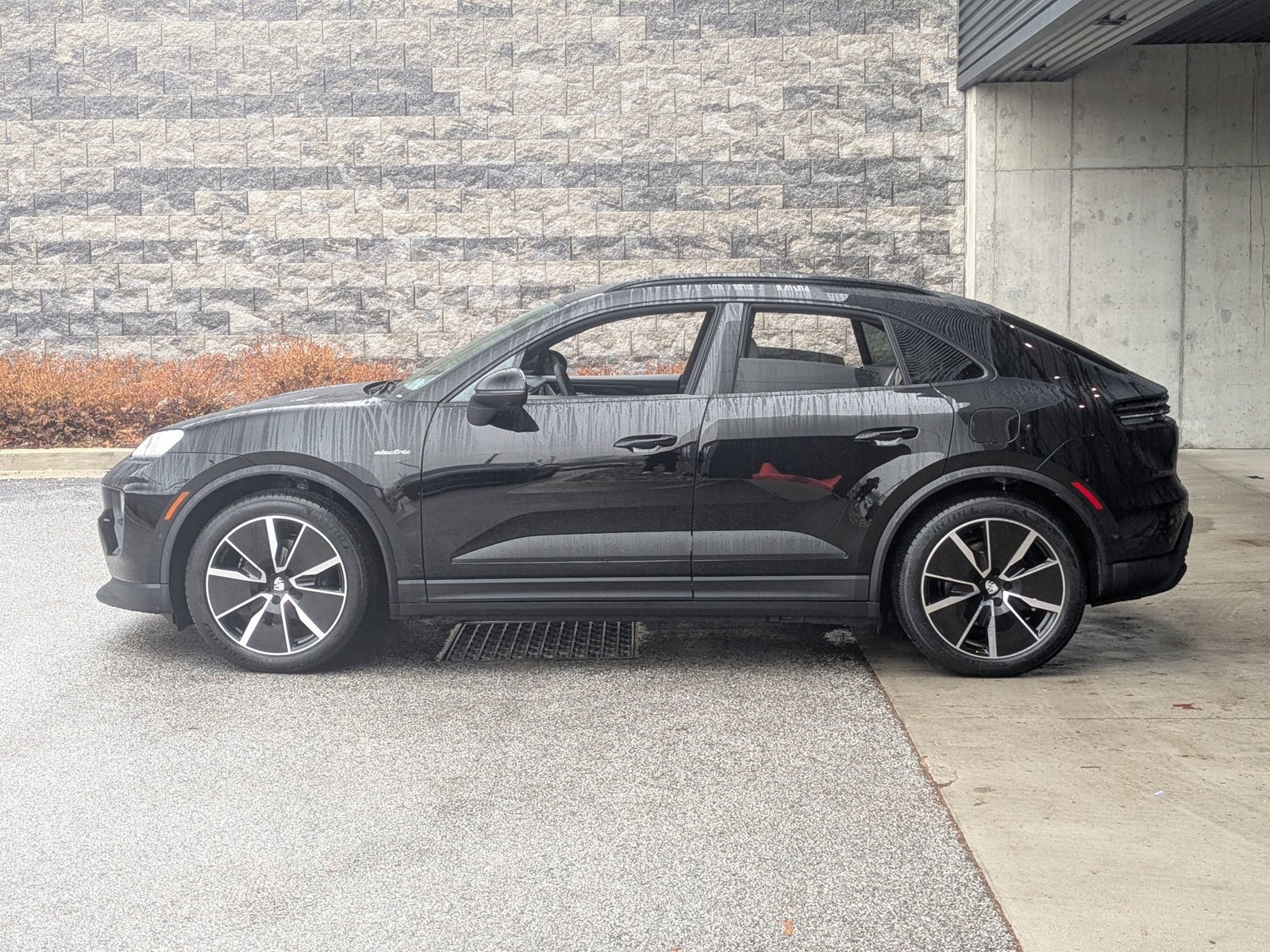 New 2026 Porsche Macan 4 Electric AWD/4WD video 2