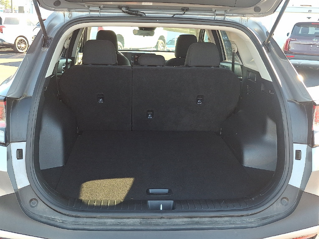 Used 2025 Kia Sportage LX FWD image 28