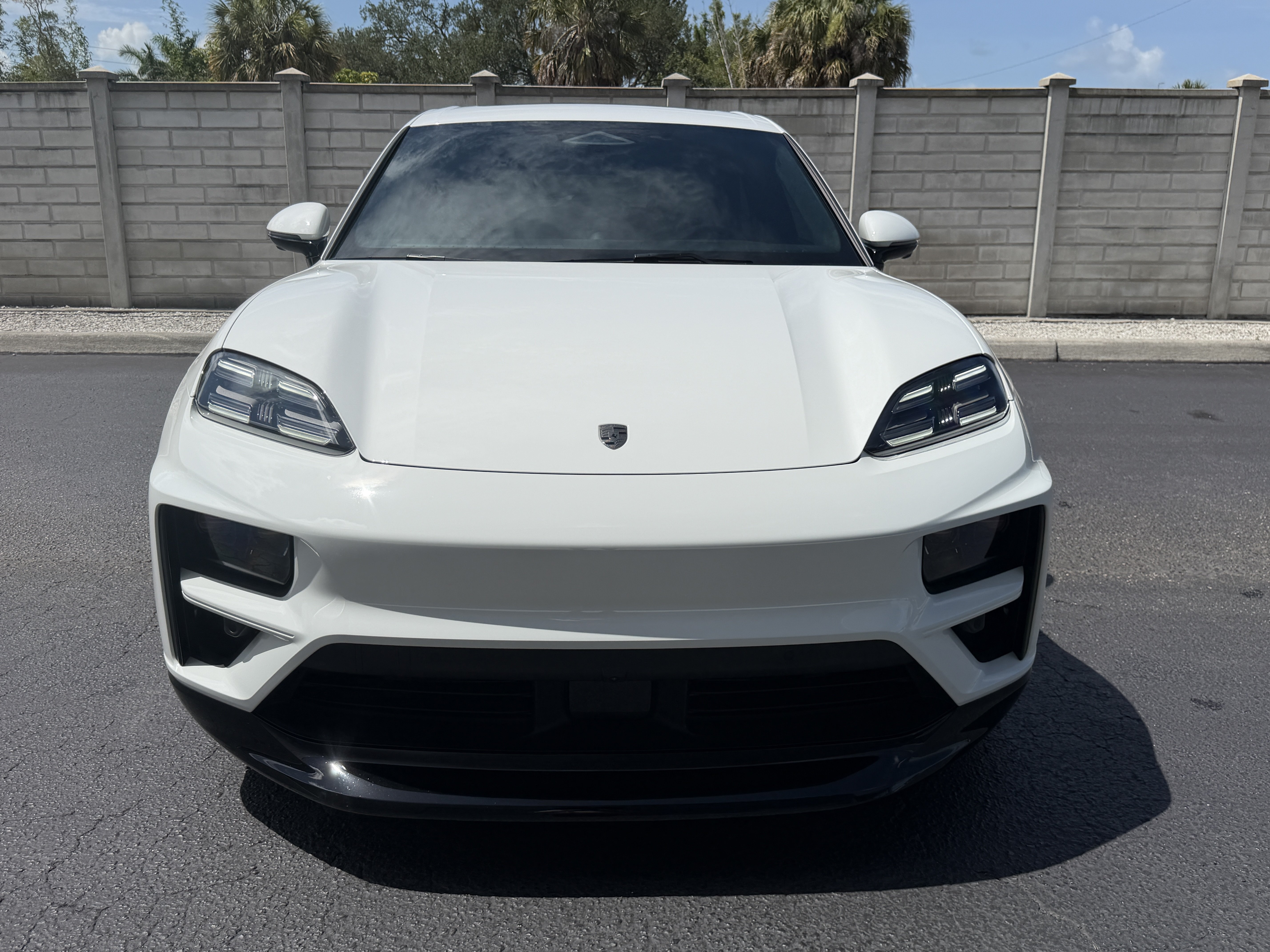 Used 2024 Porsche Macan Turbo Electric AWD/4WD image 10