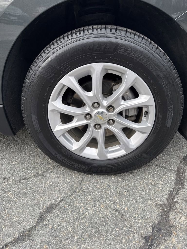 Used 2018 Chevrolet Equinox LS image 32