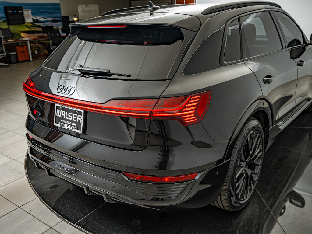 Certified 2024 Audi Q8 e-tron Prestige w/ Prestige Package AWD/4WD image 16