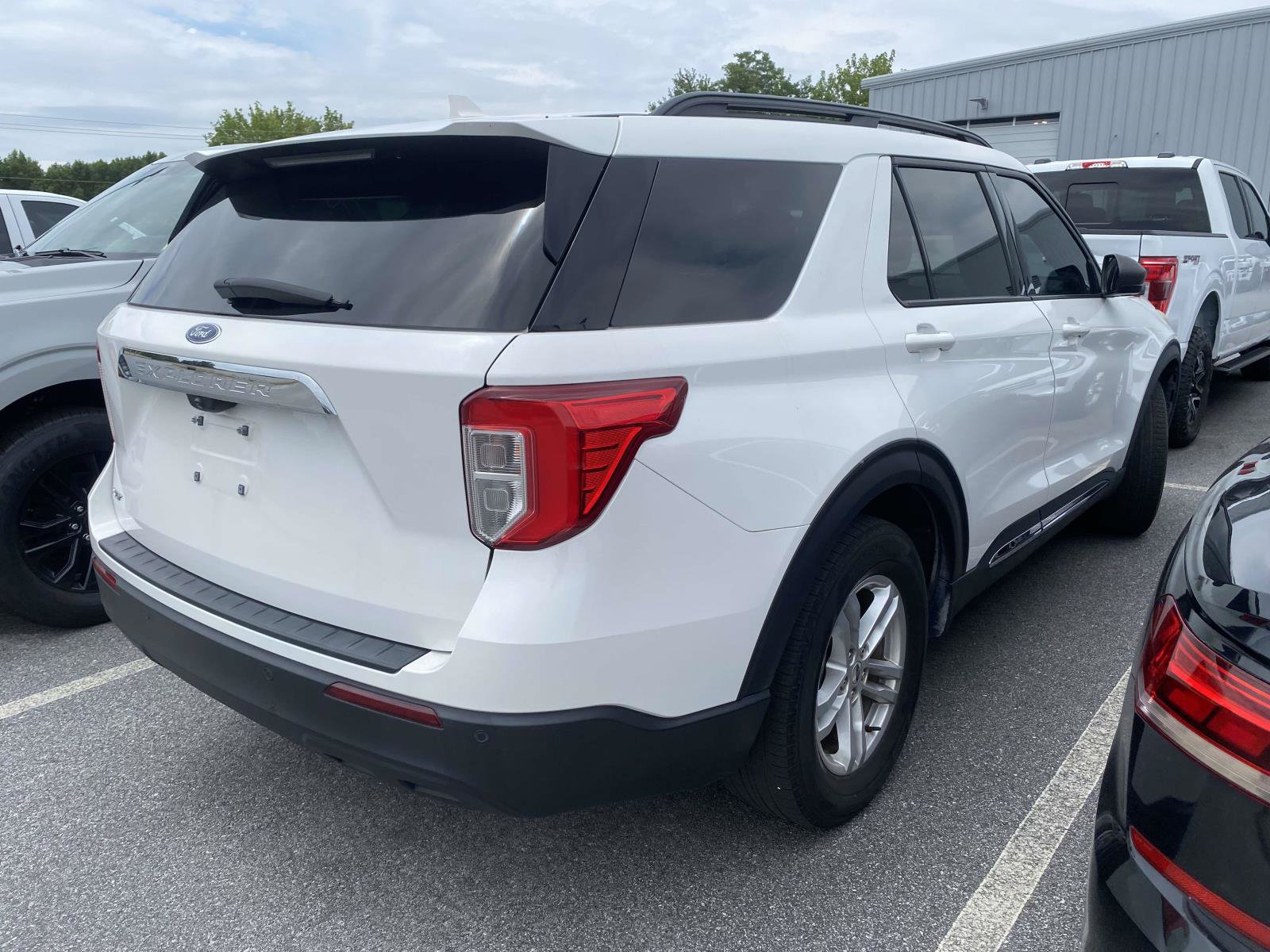 Used 2023 Ford Explorer XLT RWD image 6