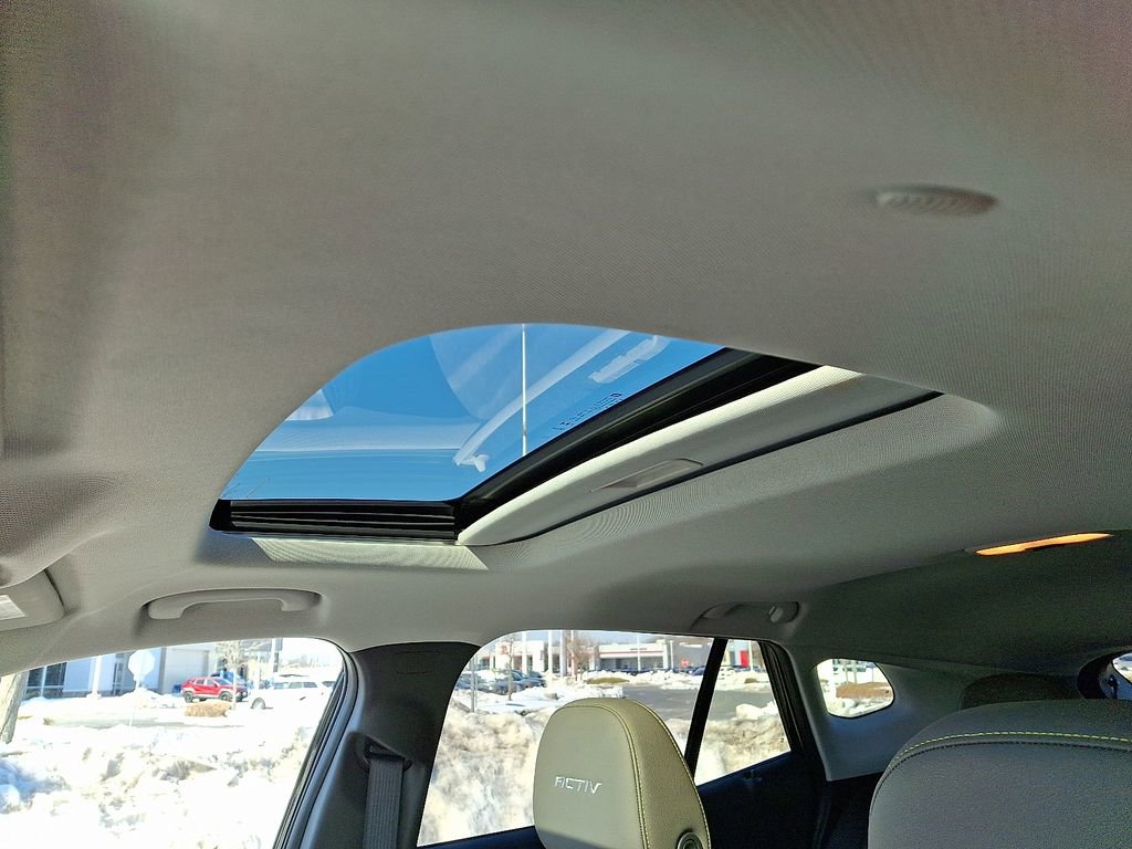 Certified 2025 Chevrolet Trax ACTIV w/ Sunroof Package image 15