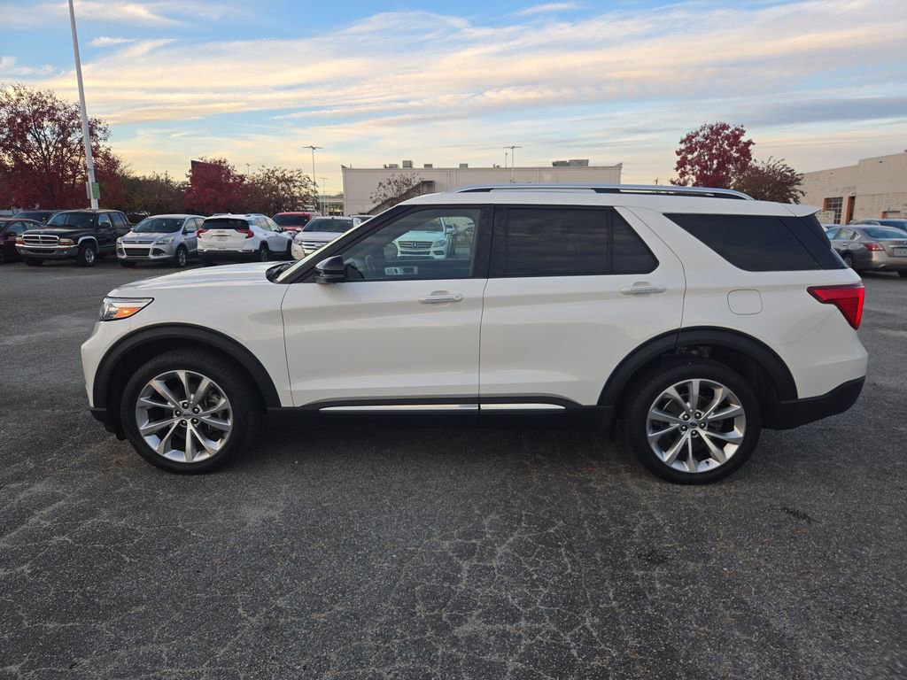 Used 2022 Ford Explorer Platinum w/ Equipment Group 601A image 2