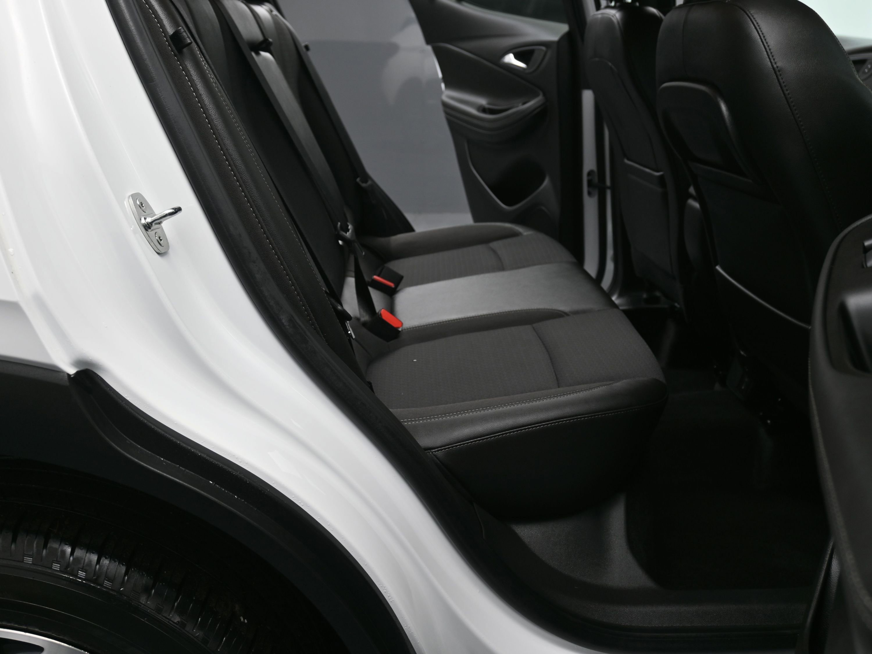 Used 2023 Buick Encore GX Select image 27