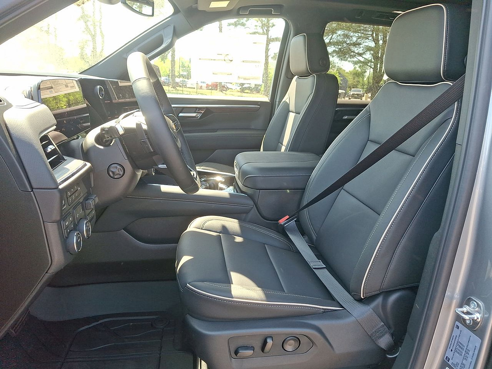 New 2026 Chevrolet Tahoe Premier w/ Sun And Tow Package AWD/4WD image 14
