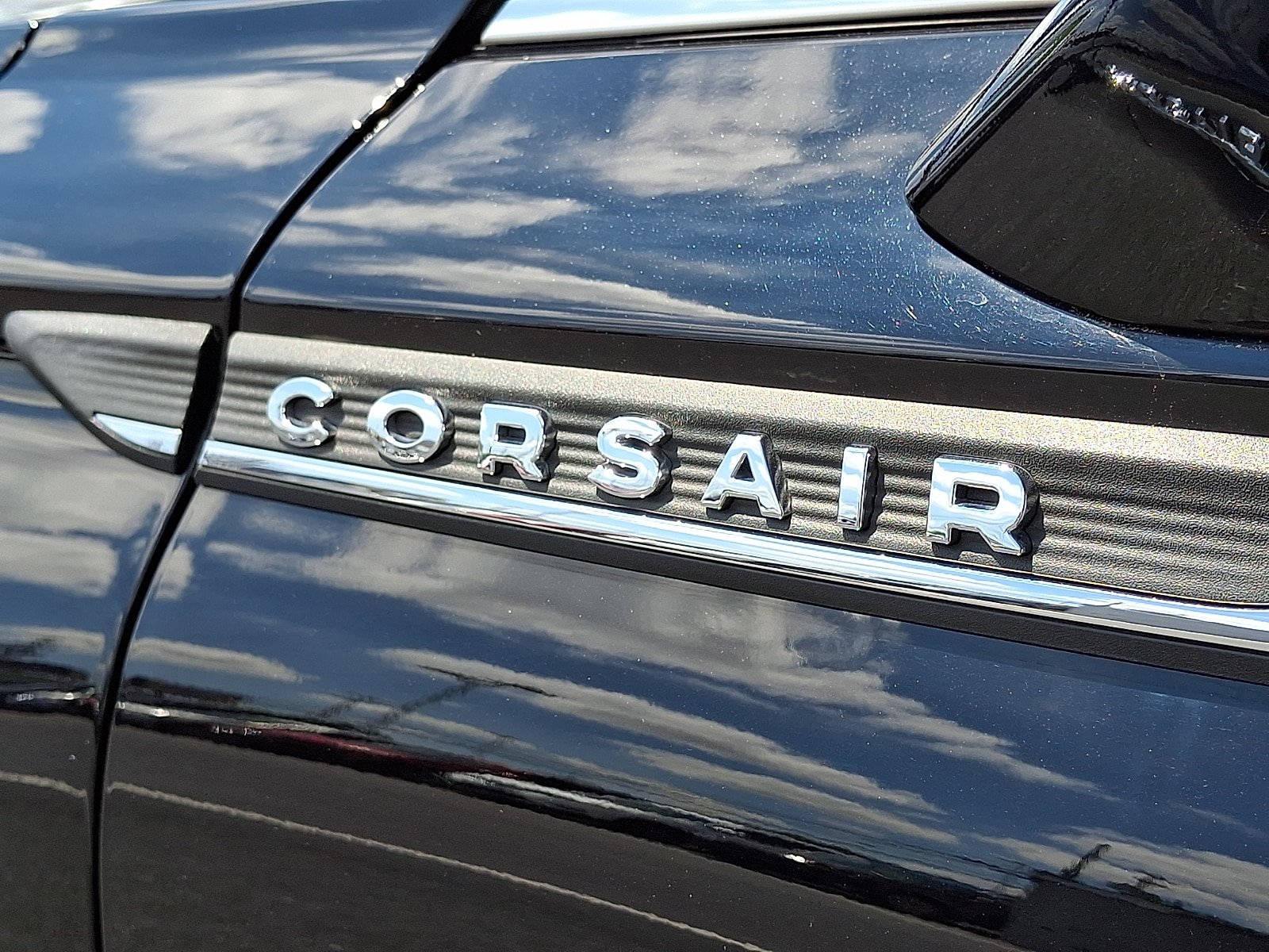 Used 2023 Lincoln Corsair Reserve w/ Equipment Group 201A AWD/4WD image 30