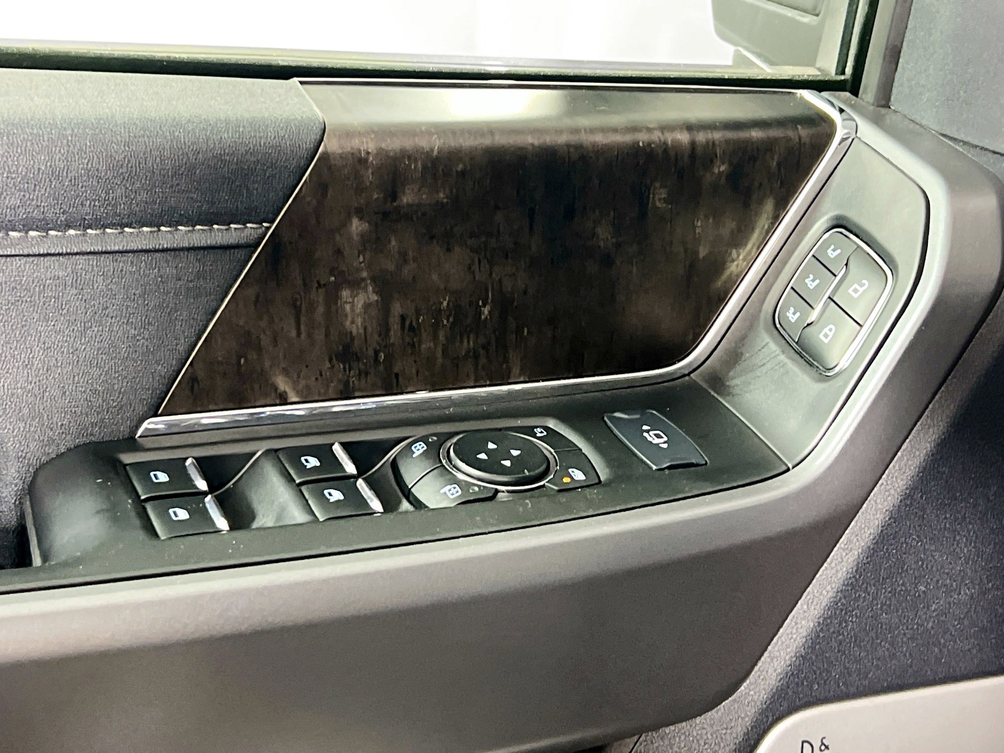 Used 2024 Ford F350 Lariat w/ Lariat Ultimate Package image 16