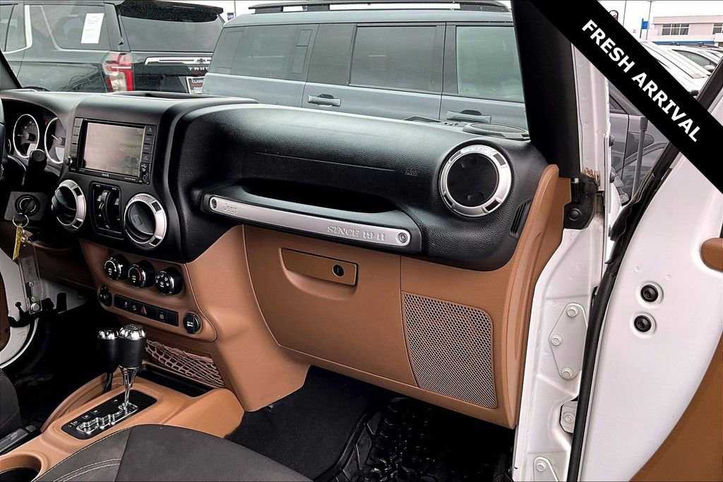 Used 2016 Jeep Wrangler Unlimited Sahara image 23