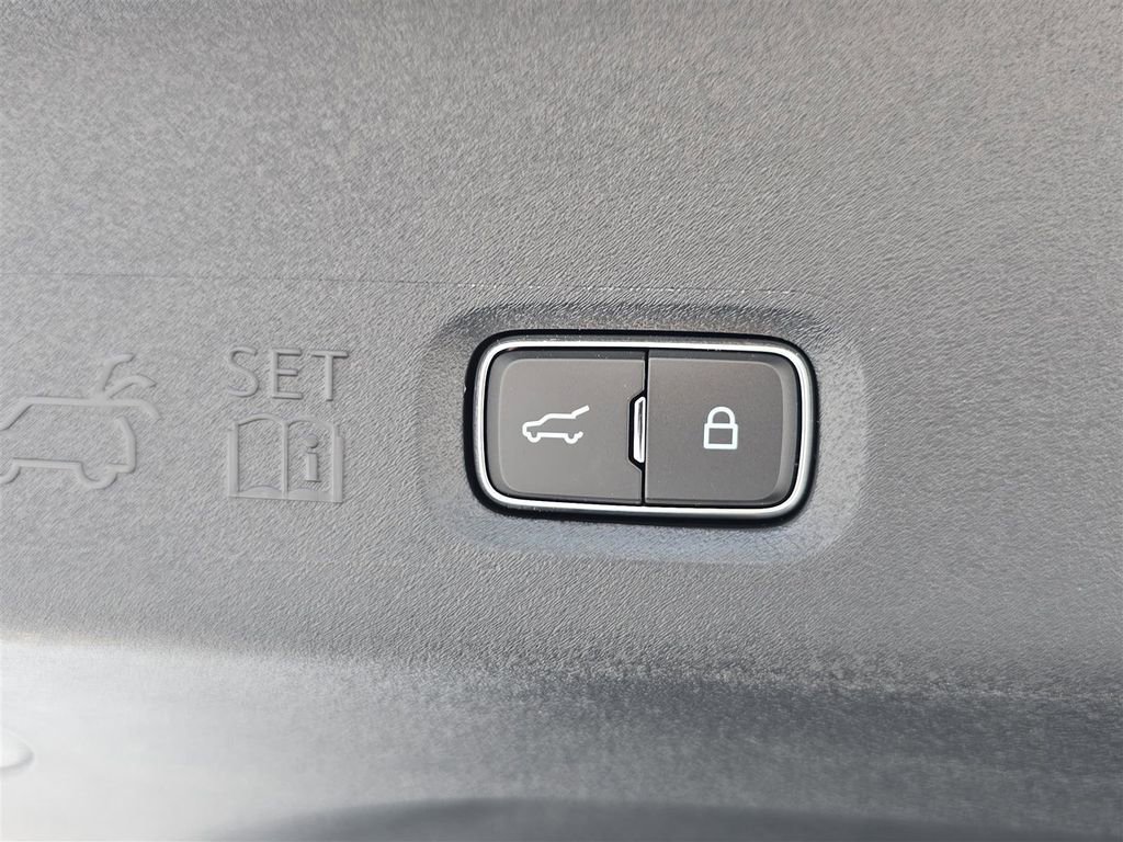 New 2025 Lincoln Navigator L Black Label image 12